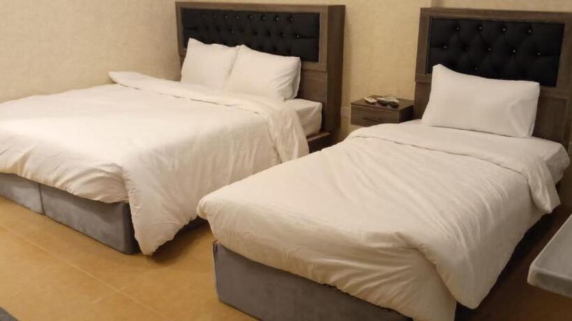 فندق ومنتجع لارين بلازا