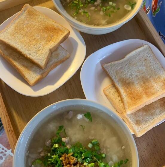 บ้านชมฟ้า   Bann Chomfah Resort & Cafe