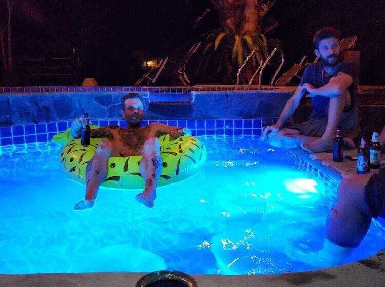 הוסטל Jungle Fever Koh Chang