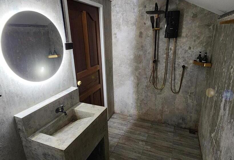 הוסטל Jungle Fever Koh Chang