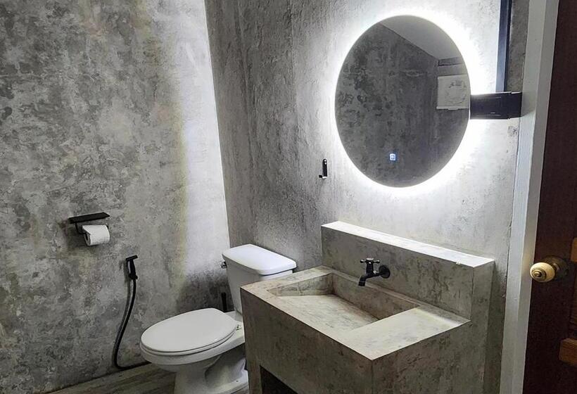 הוסטל Jungle Fever Koh Chang