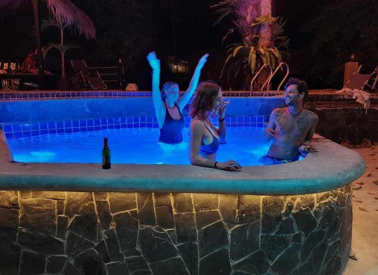 הוסטל Jungle Fever Koh Chang