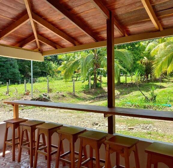 فندق صغير Surf Shack Room #1