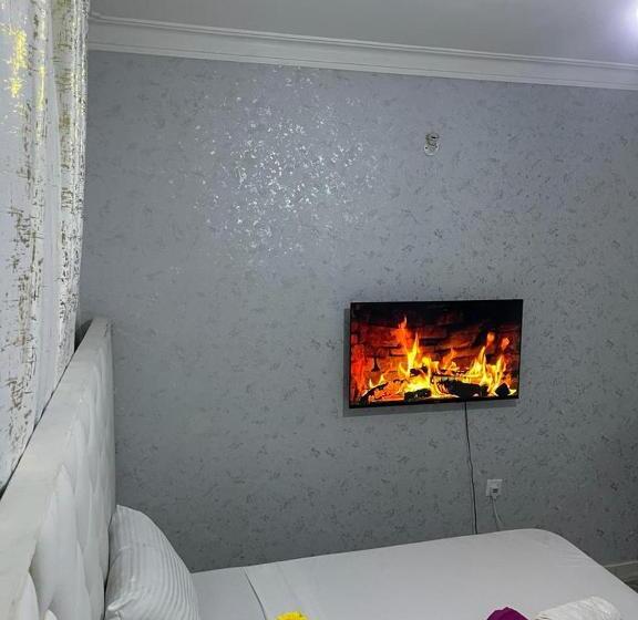 Bed and Breakfast Fisheries, Bamburi, Behind Total Petrol Station