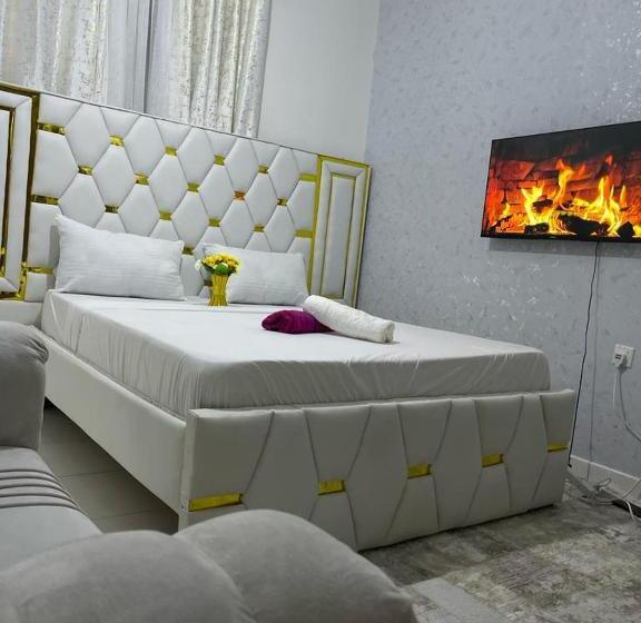 Bed and Breakfast Fisheries, Bamburi, Behind Total Petrol Station