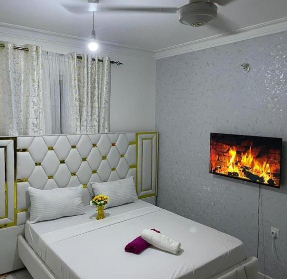 Bed and Breakfast Fisheries, Bamburi, Behind Total Petrol Station