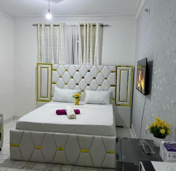 Bed and Breakfast Fisheries, Bamburi, Behind Total Petrol Station