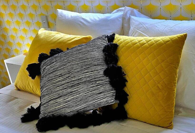 تختخواب و صبحانه Forest Waters