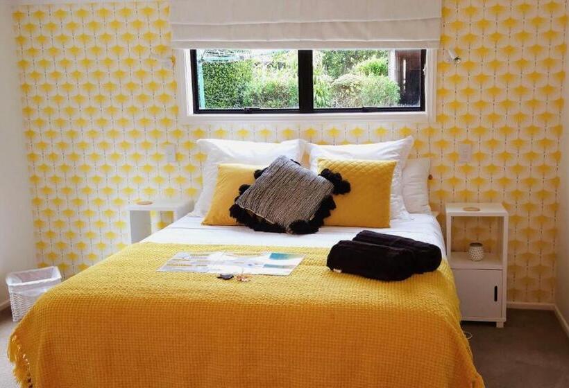 تختخواب و صبحانه Forest Waters