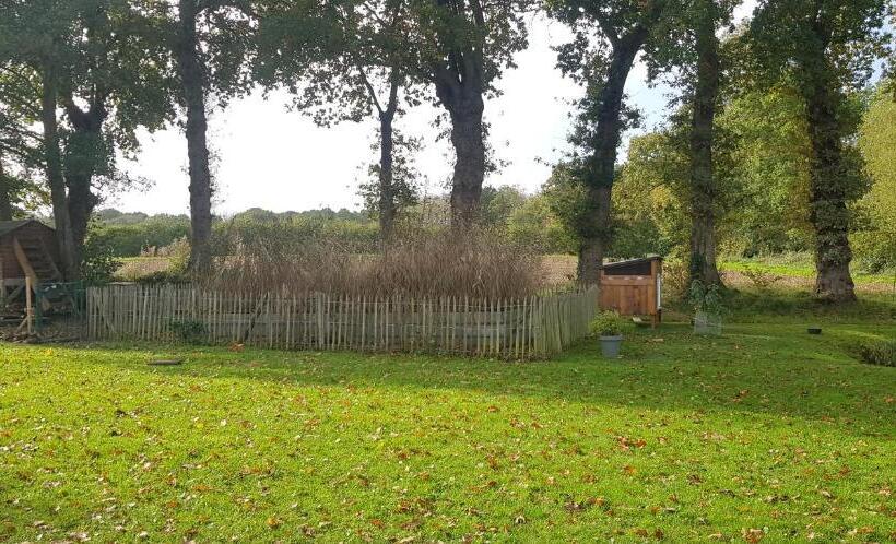민박 L Eau Qui Dort Chambres Et Tables D Hôtes