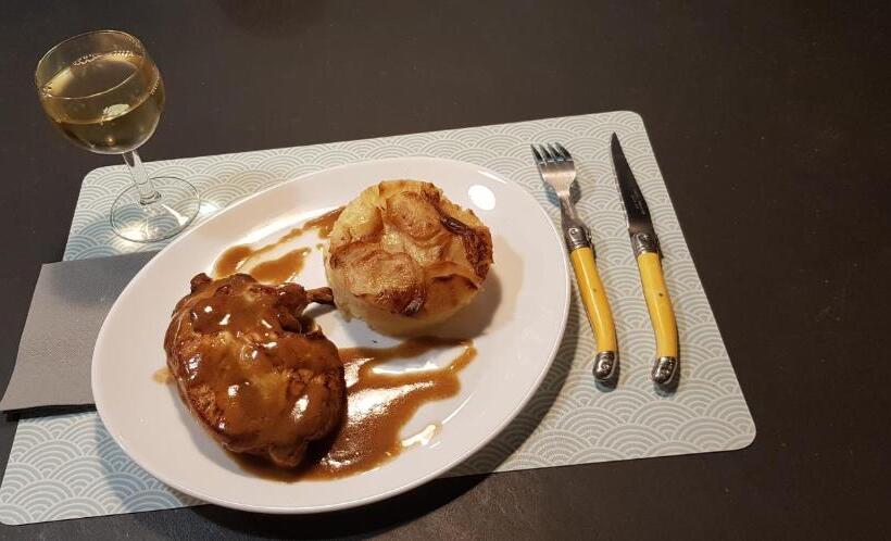 민박 L Eau Qui Dort Chambres Et Tables D Hôtes