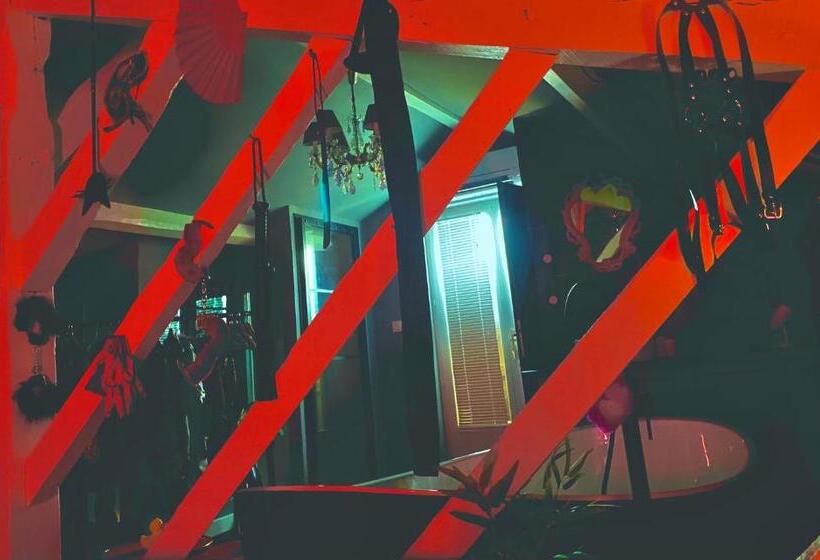 Bed and Breakfast Love Room Chic&glam