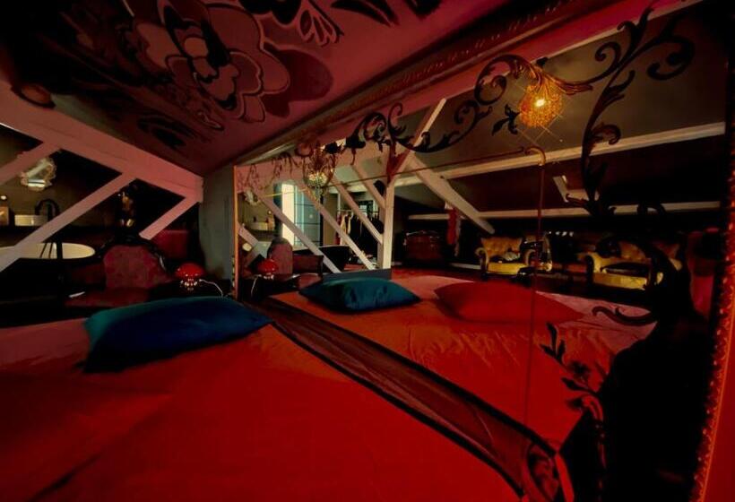 Bed and Breakfast Love Room Chic&glam