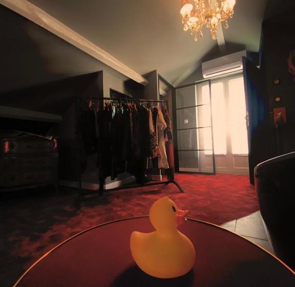 Bed and Breakfast Love Room Chic&glam