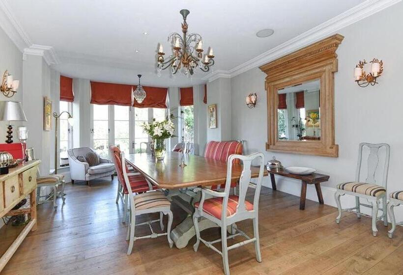 ベッドアンドブレックファースト The Old Rectory