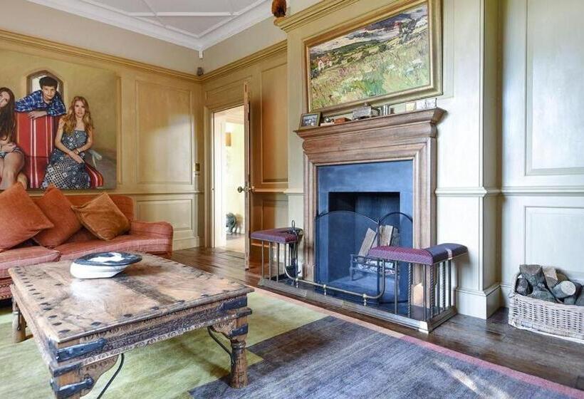 ベッドアンドブレックファースト The Old Rectory