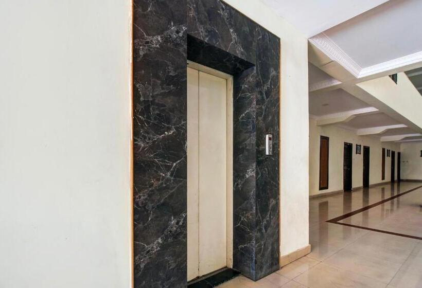 Collection O Hotel Partha International