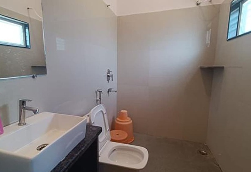 Fabhotel Mint Park Nr Nmims College