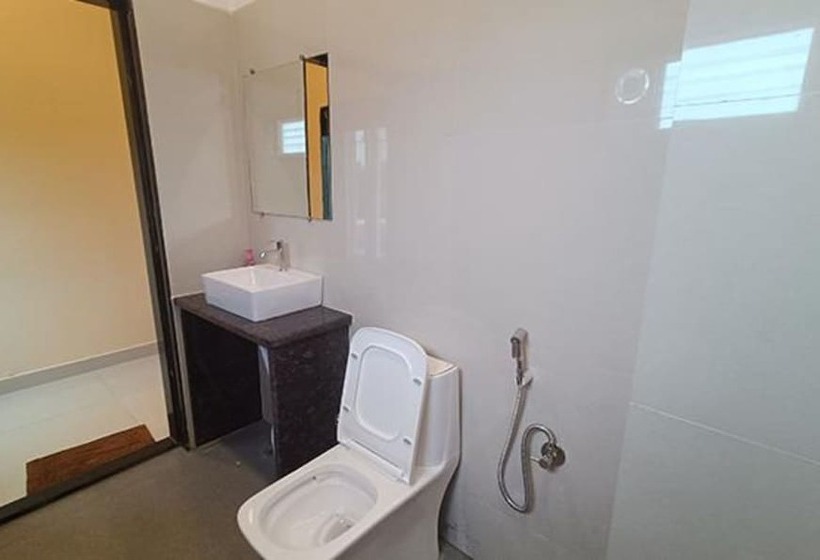 Fabhotel Mint Park Nr Nmims College