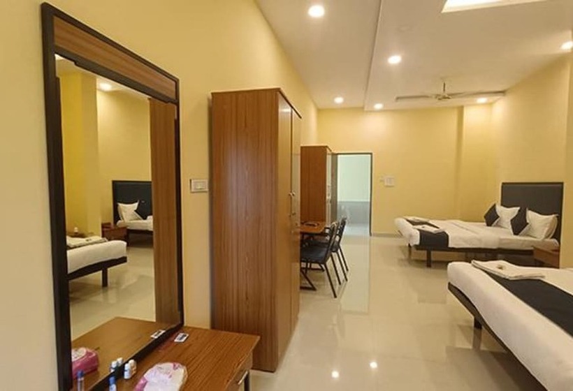 Fabhotel Mint Park Nr Nmims College