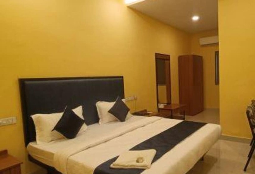 Fabhotel Mint Park Nr Nmims College