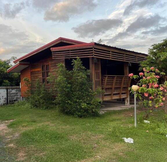 Hotel แป๊ะชวนชิมรีสอร์ท สาขา 2