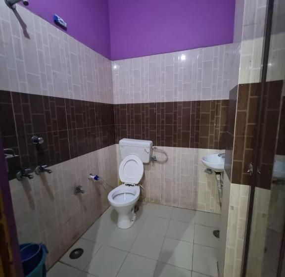 فندق Aastha And Restaurant