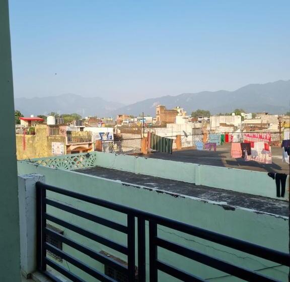 酒店 Aastha And Restaurant