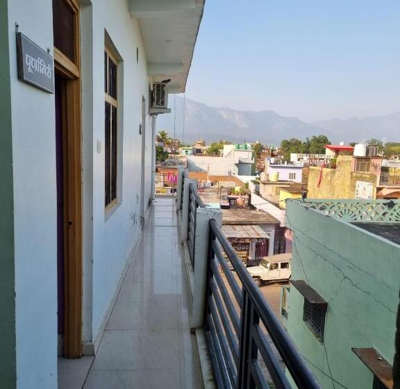 فندق Aastha And Restaurant