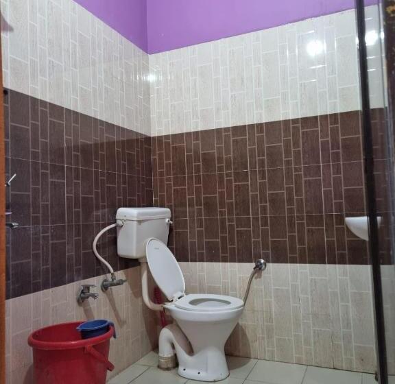 فندق Aastha And Restaurant