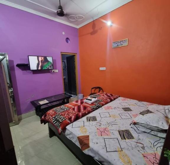 فندق Aastha And Restaurant