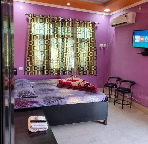 فندق Aastha And Restaurant