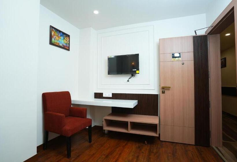 Отель Anaya Retreat