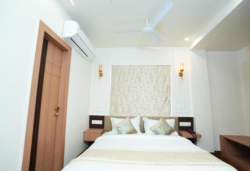 Отель Anaya Retreat