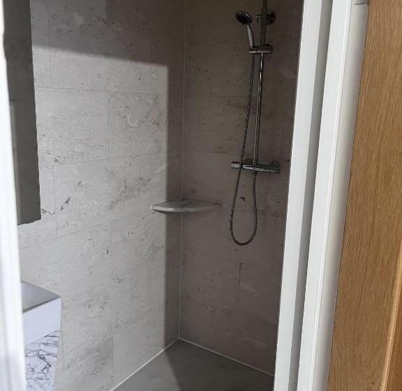 בית מלון כפרי Apex Luxuries