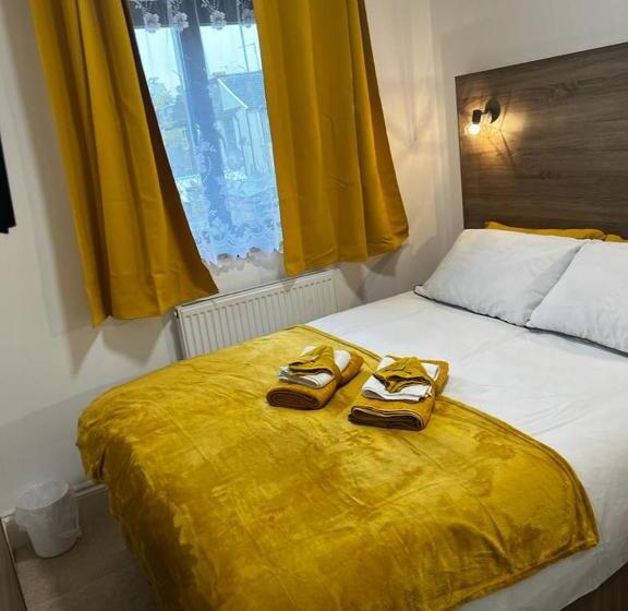 בית מלון כפרי Apex Luxuries