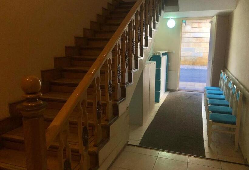 בית מלון כפרי Art Inn