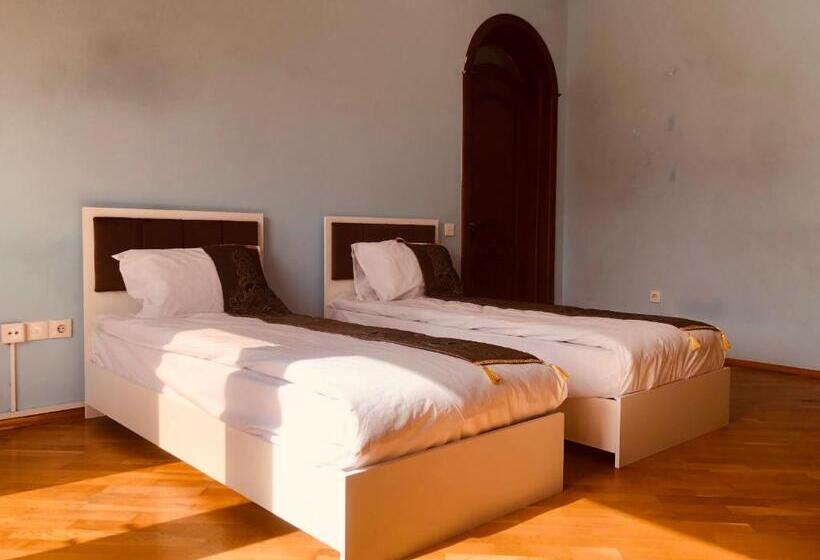 בית מלון כפרי Art Inn