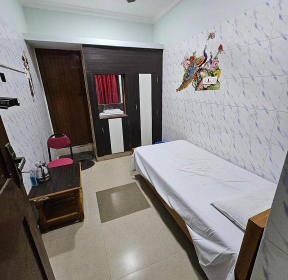 Отель Arunachala Guest House