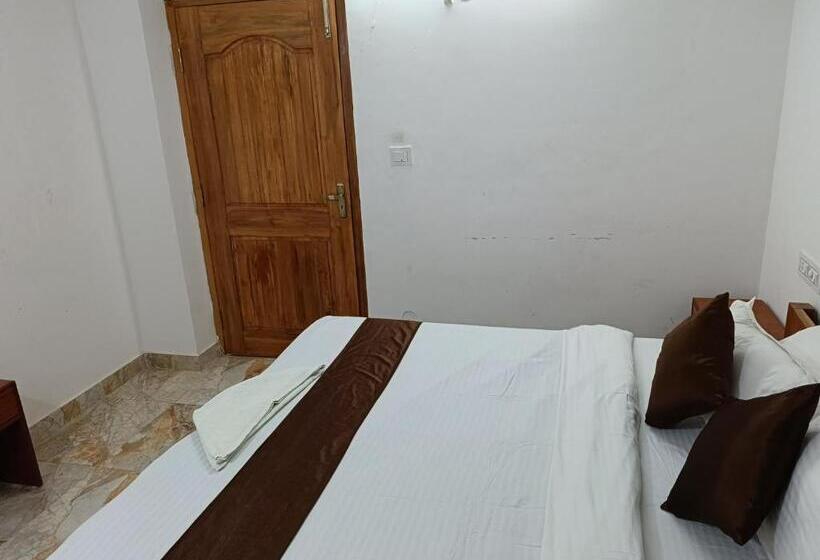 ホテル Atithi Grand