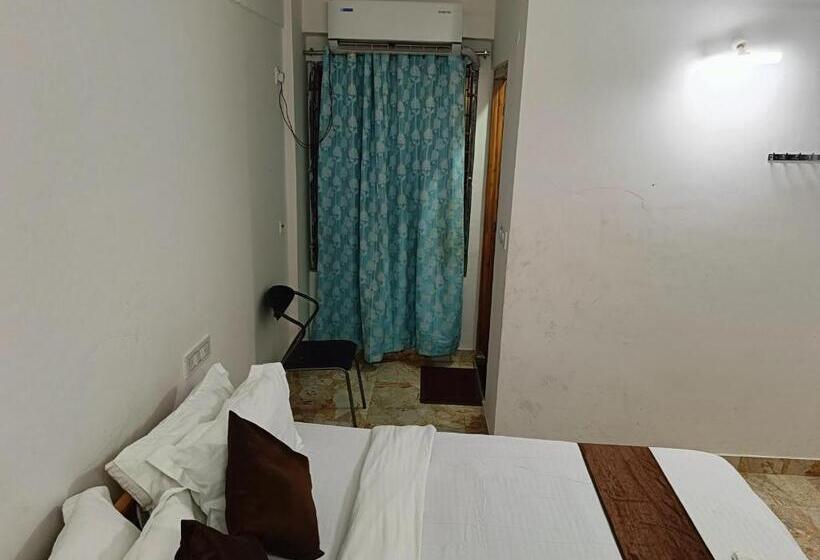 ホテル Atithi Grand