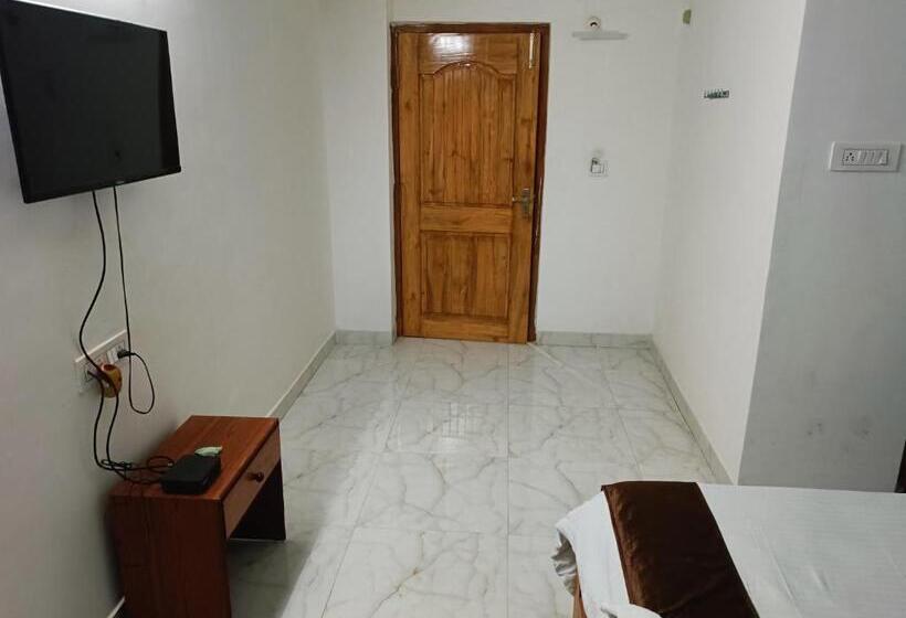 ホテル Atithi Grand