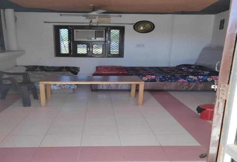 فندق Black And White Restaurant Garden, Pali