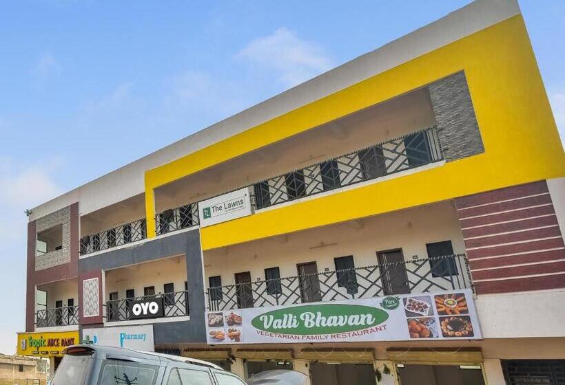 فندق Collection O The Lawns