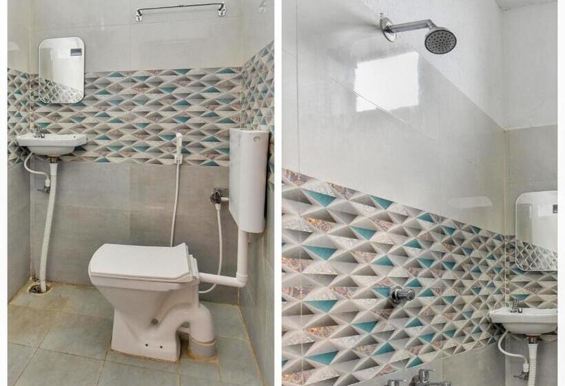 فندق Collection O The Lawns