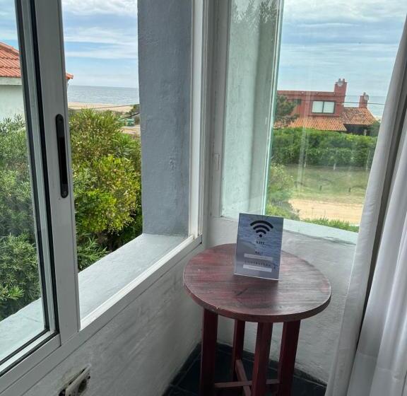 هتل Donatella Mare Art