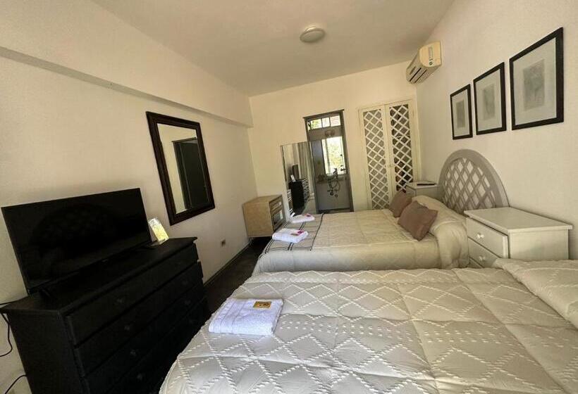 هتل Donatella Mare Art