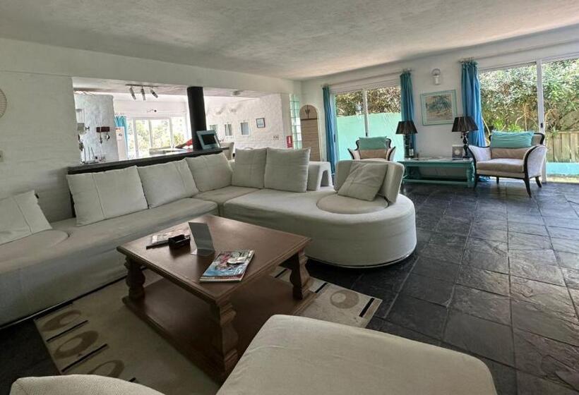 هتل Donatella Mare Art