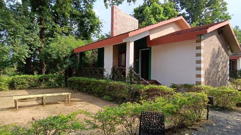 בית מלון כפרי Green Woods Resort