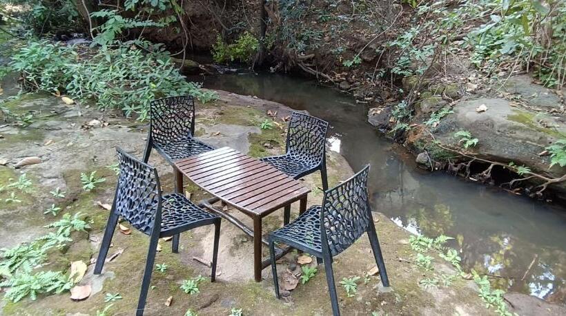 בית מלון כפרי Green Woods Resort